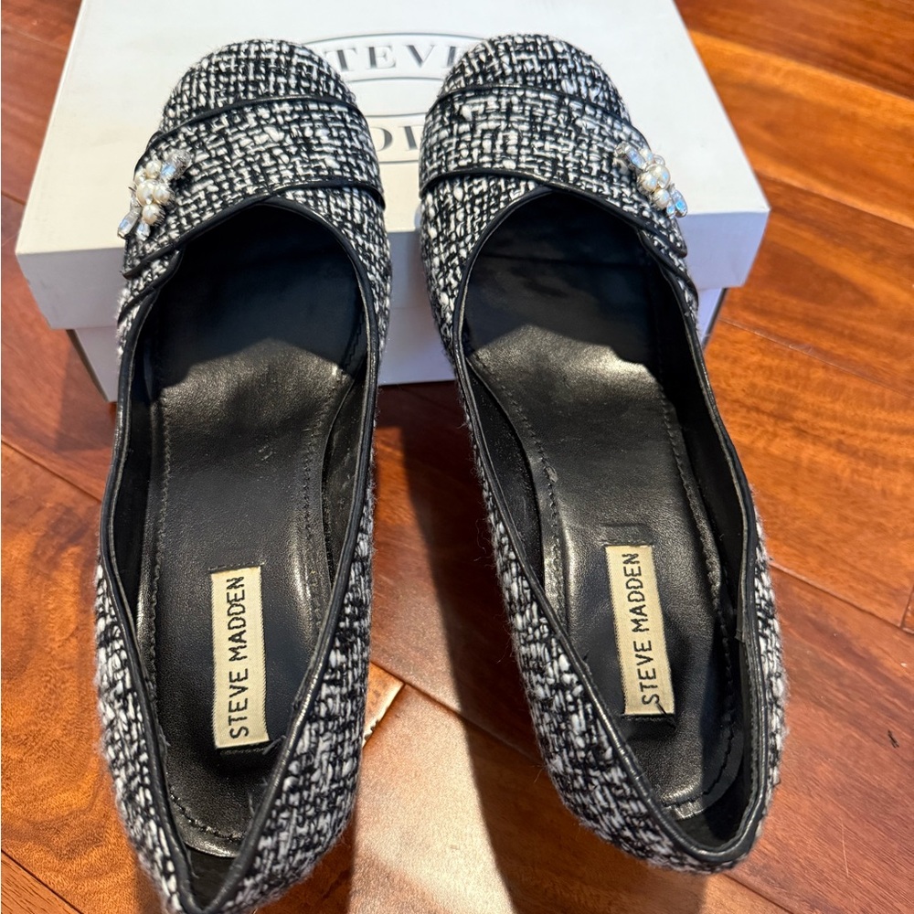 Steve Madden Tweed Black and White Flats